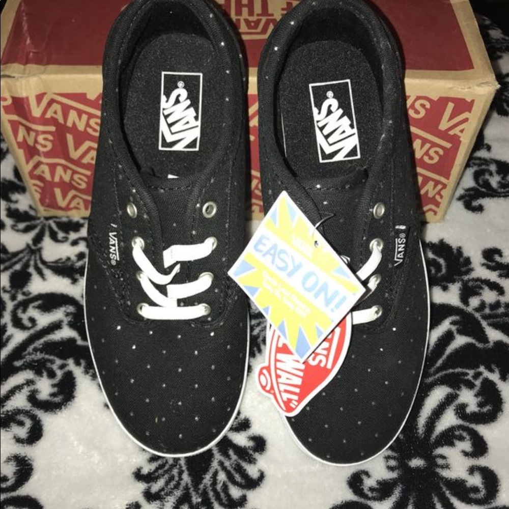 Vans - Picture 3 of 4